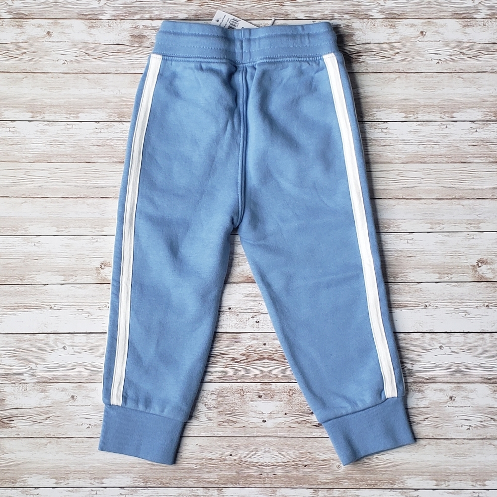 Gap Toddler Boys Joggers with Shark Symbol - Picture 2 of 2